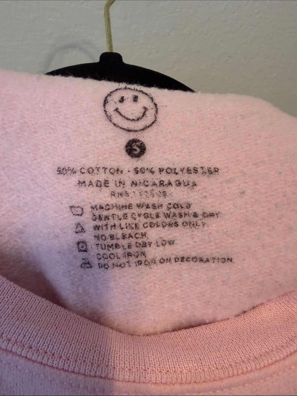 Diet Coke Light Pink Graphic Crewneck Sweatshirt with Bow & Can Motif - Picture 5 of 5